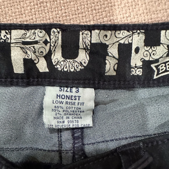 Truth - Picture 4 of 10